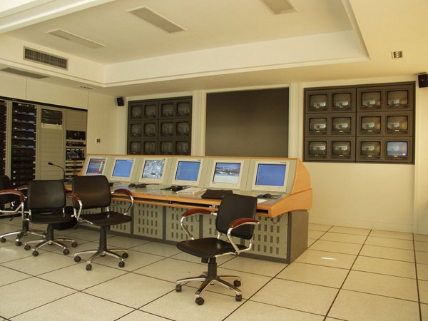 151603571.jpg 424-3.jpg